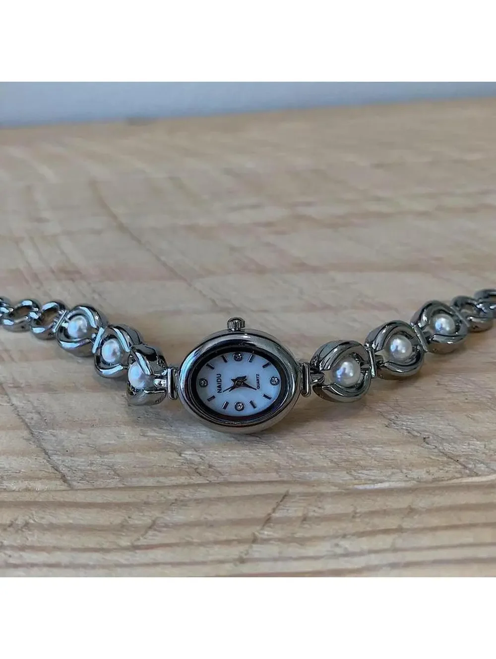 Luxury Y2K style Silver round stainless steel quartz pearl stone charm watch